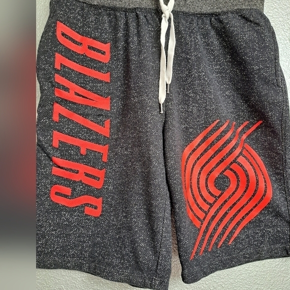 NBA Portland Trailblazers Men's Basketball Shorts.  Size S - Picture 1 of 6